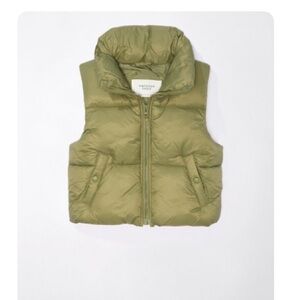 AE Cropped Puffer Vest